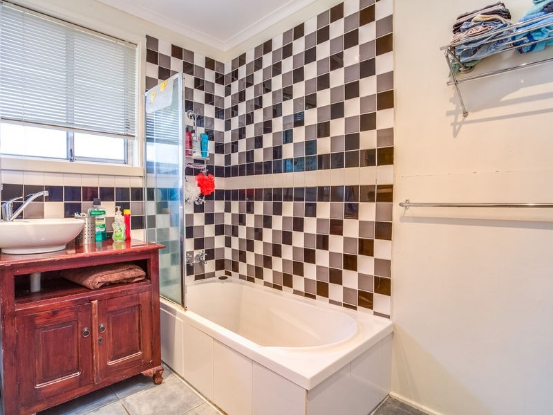 11 Oberon Place, Ravenswood TAS 7250