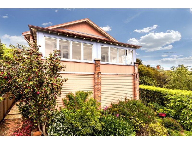 6 Churchill Crescent, Newstead TAS 7250