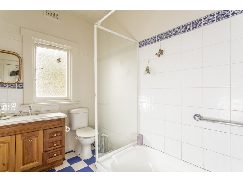 6 Churchill Crescent, Newstead TAS 7250