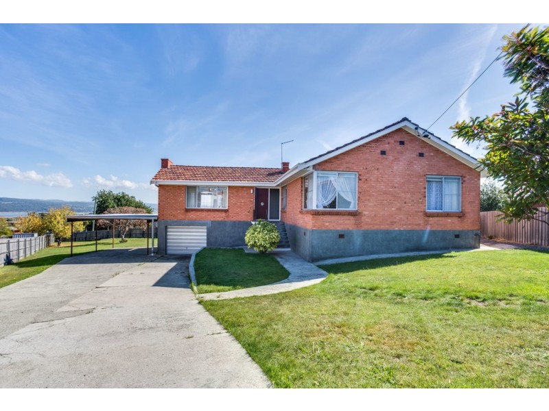 17 Swan Street, Newnham TAS 7248