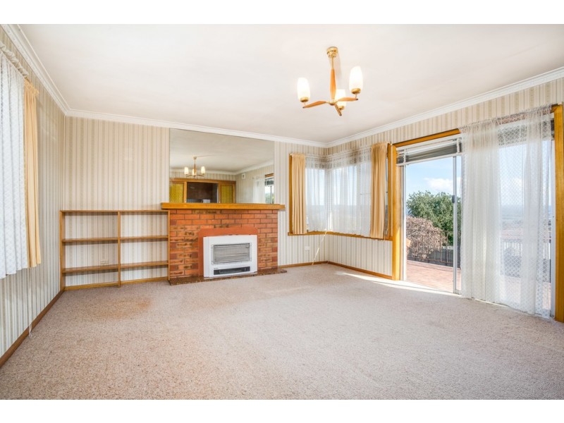 17 Swan Street, Newnham TAS 7248