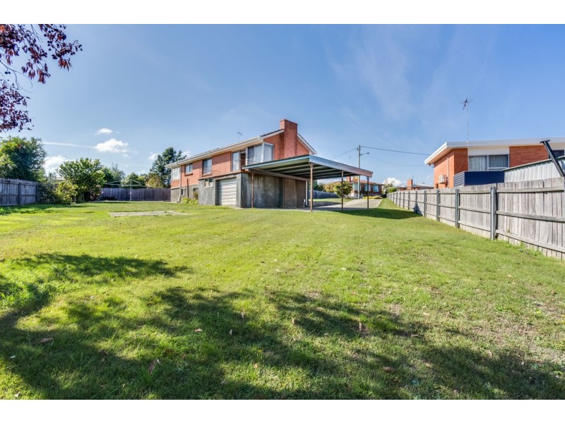 17 Swan Street, Newnham TAS 7248