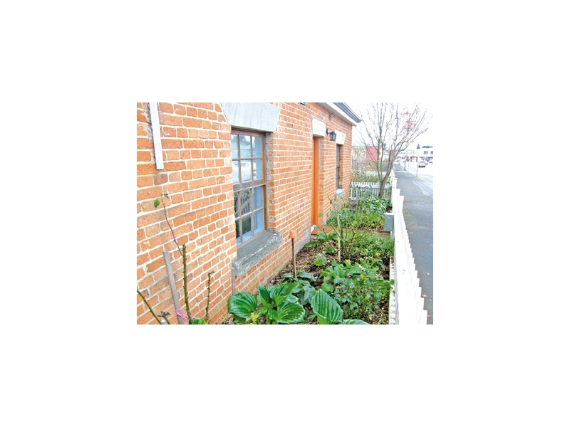 19 Cascade Road, South Hobart TAS 7004