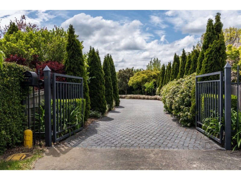 13 Spring Grove, Youngtown TAS 7249