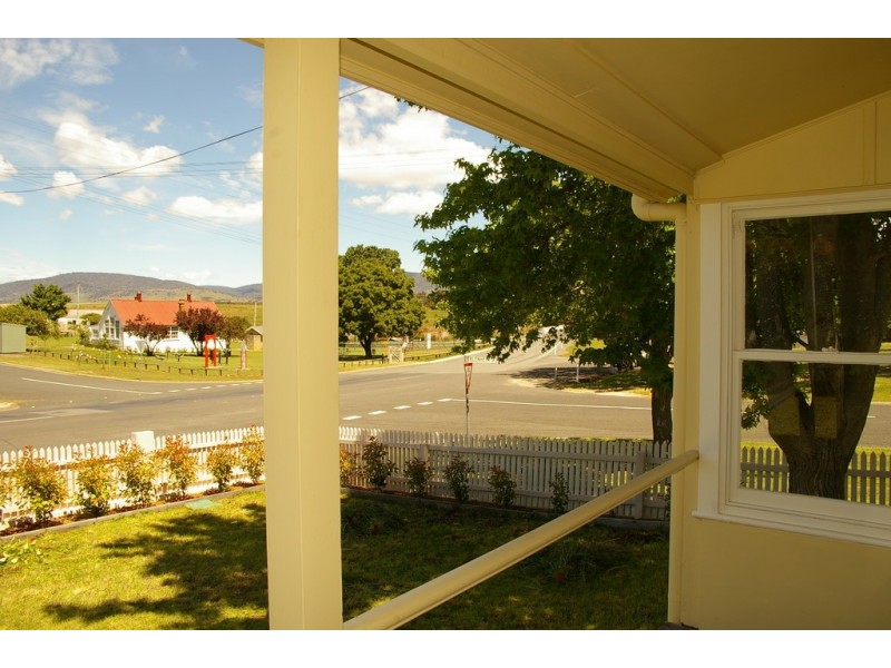 11 Falmouth Street, Avoca TAS 7213