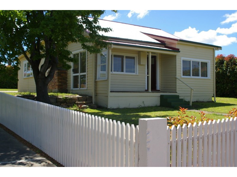11 Falmouth Street, Avoca TAS 7213