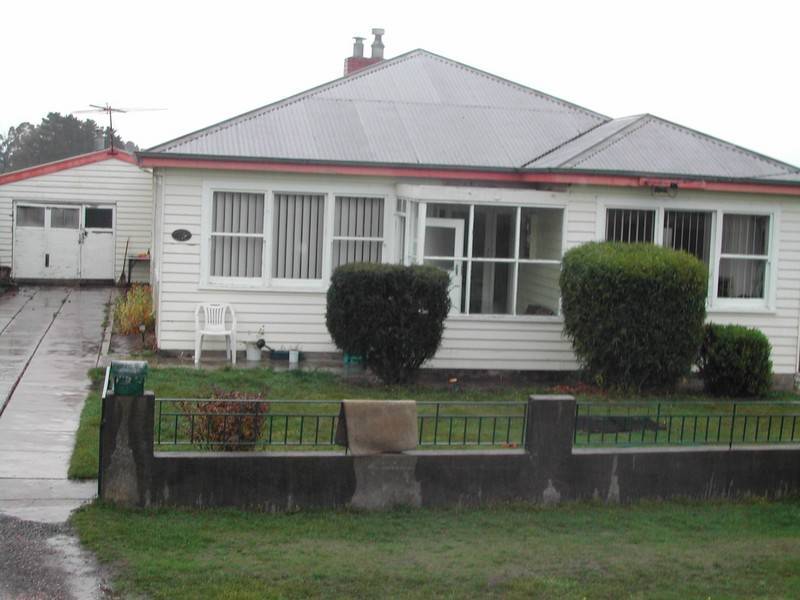 11 Macquarie Street, Cressy TAS 7302