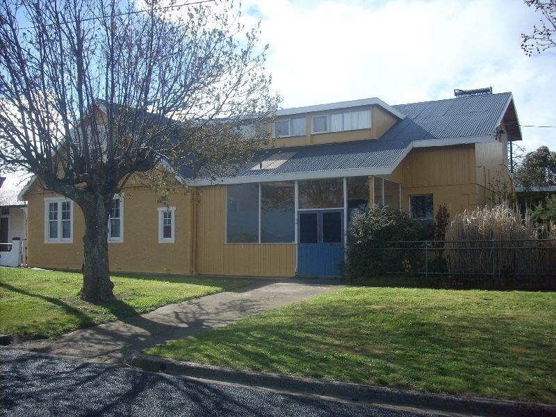 4 Queen Street, Campbell Town TAS 7210