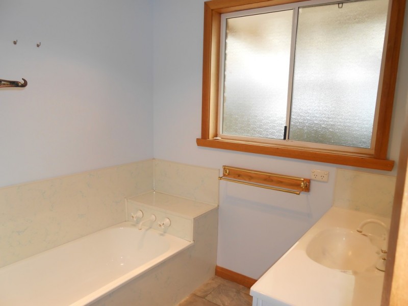 16 Pultney Street, Longford TAS 7301