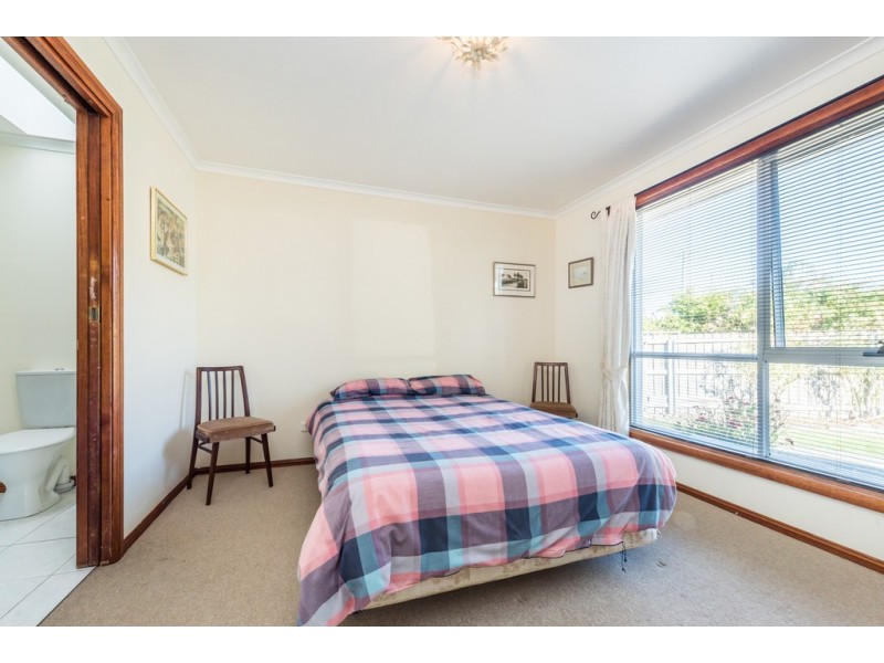 9 Swan Avenue, Longford TAS 7301