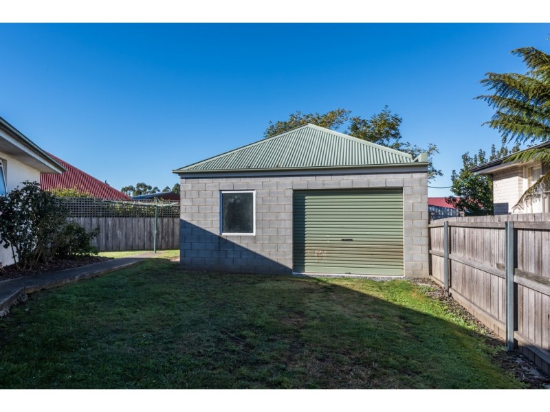 9 Swan Avenue, Longford TAS 7301