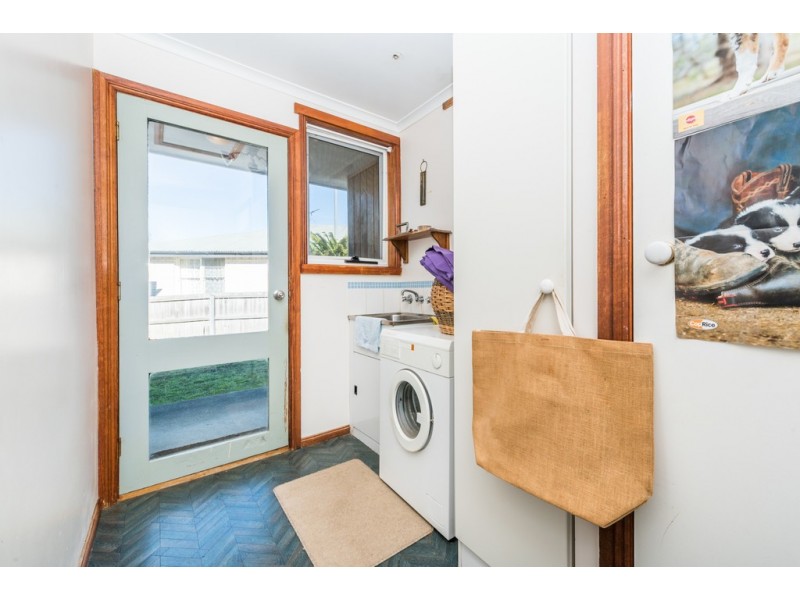 9 Swan Avenue, Longford TAS 7301