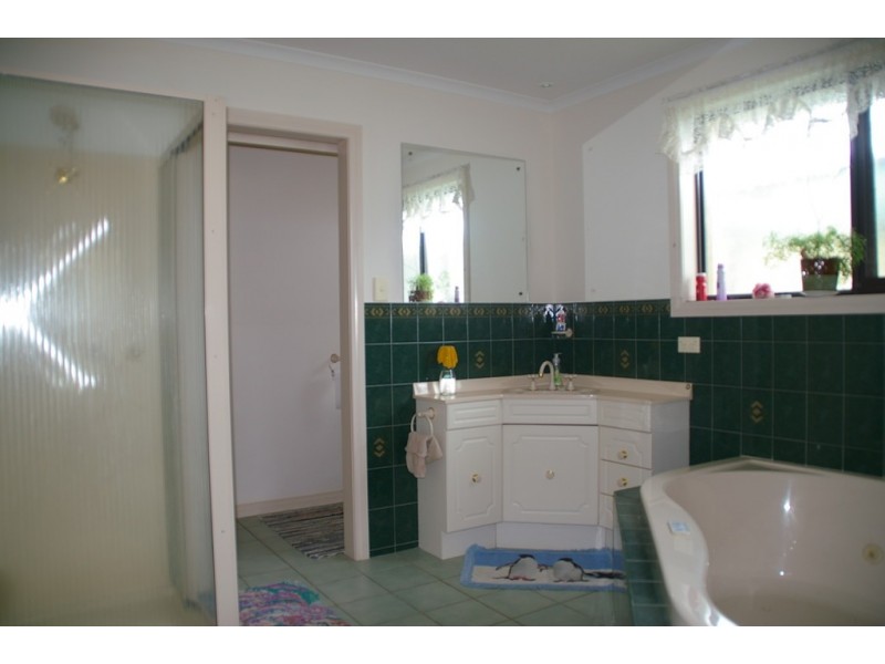 2 Waterloo Street, Ross TAS 7209