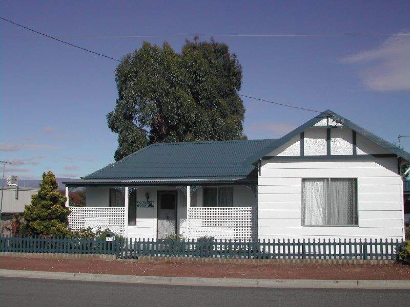 8 King Street, Cressy TAS 7302