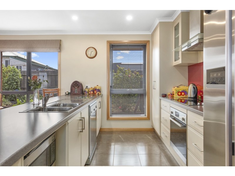 17 Macquarie Street, Cressy TAS 7302