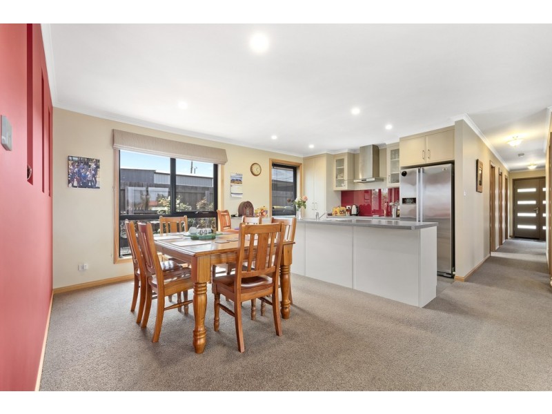 17 Macquarie Street, Cressy TAS 7302