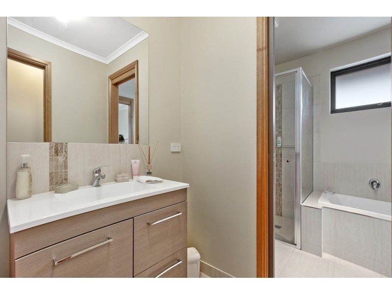 17 Macquarie Street, Cressy TAS 7302