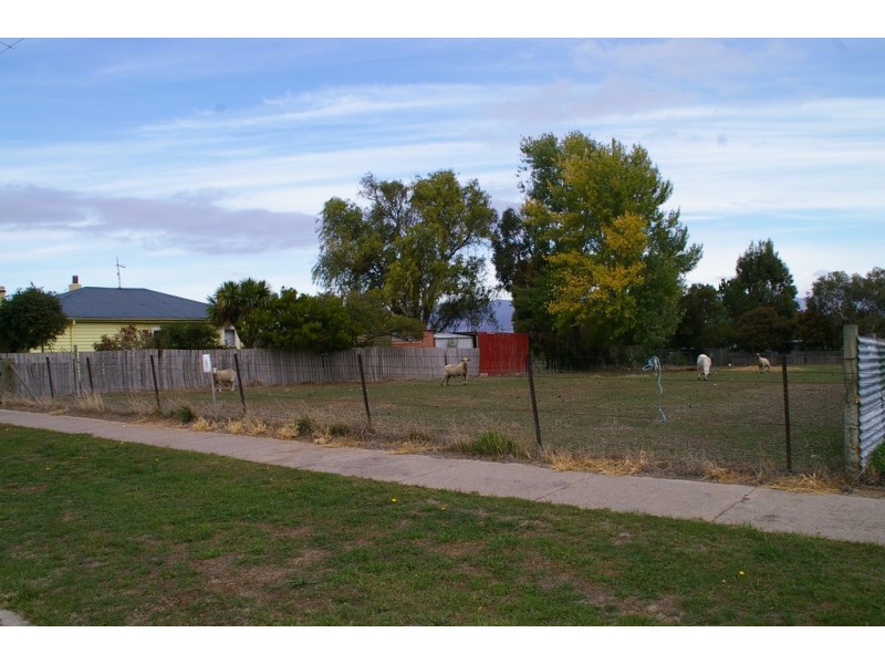 4 Gray Street, Avoca TAS 7213