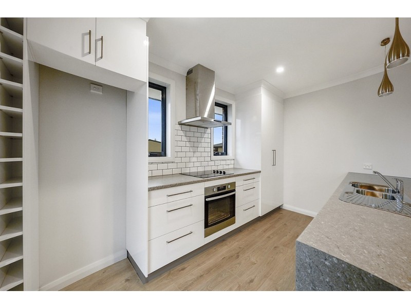 2/12 Paton Street, Longford TAS 7301