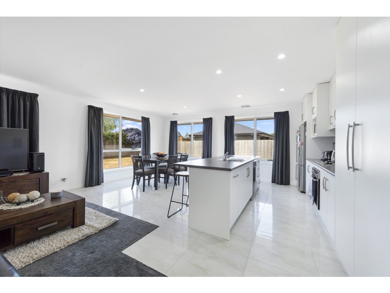 6 Lach Dar Court, Longford TAS 7301