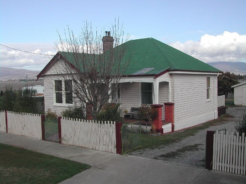 26 Arthur Street, Avoca TAS 7213