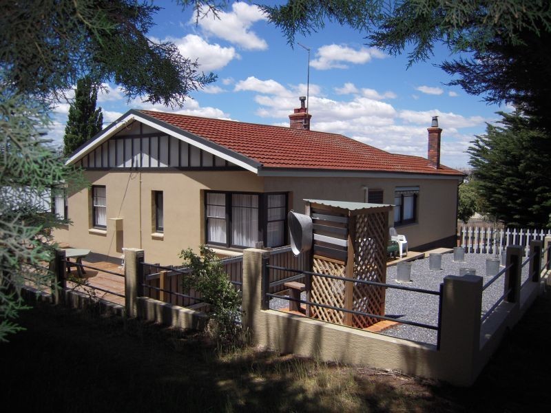 15 Queen Street, Campbell Town TAS 7210