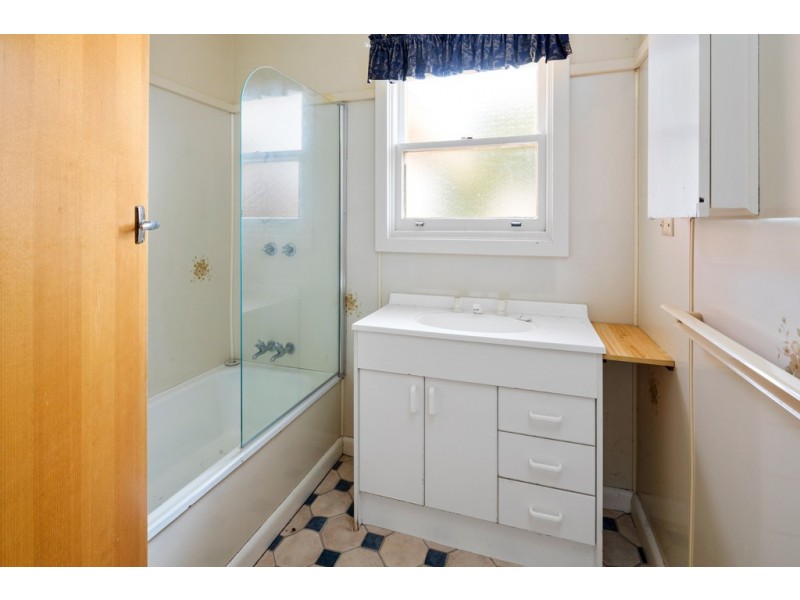 84 Main Street, Cressy TAS 7302