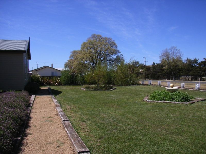 27-29 Badajos Street, Ross TAS 7209