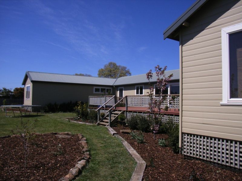 27-29 Badajos Street, Ross TAS 7209
