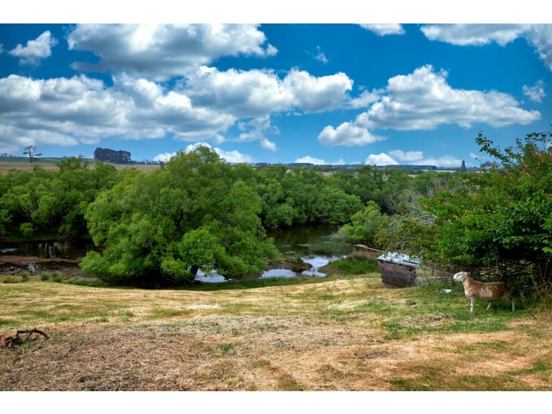 “Askaig” 262 Leighlands Road, Evandale TAS 7212