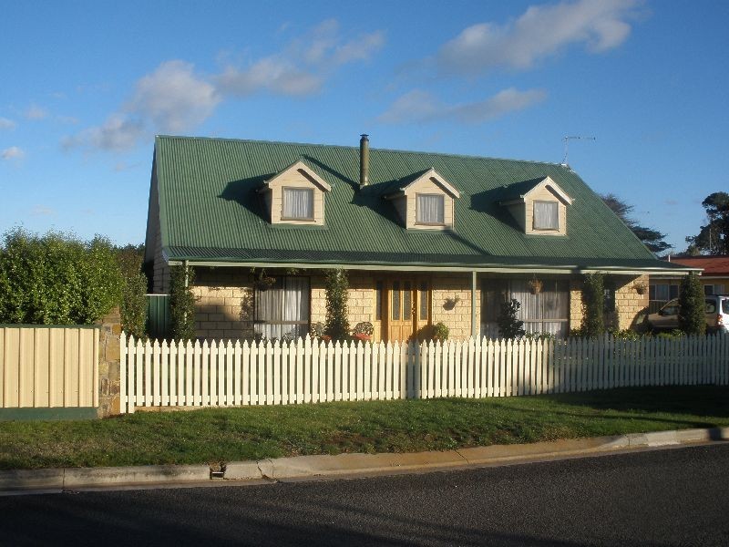 28 Archer Street, Cressy TAS 7302