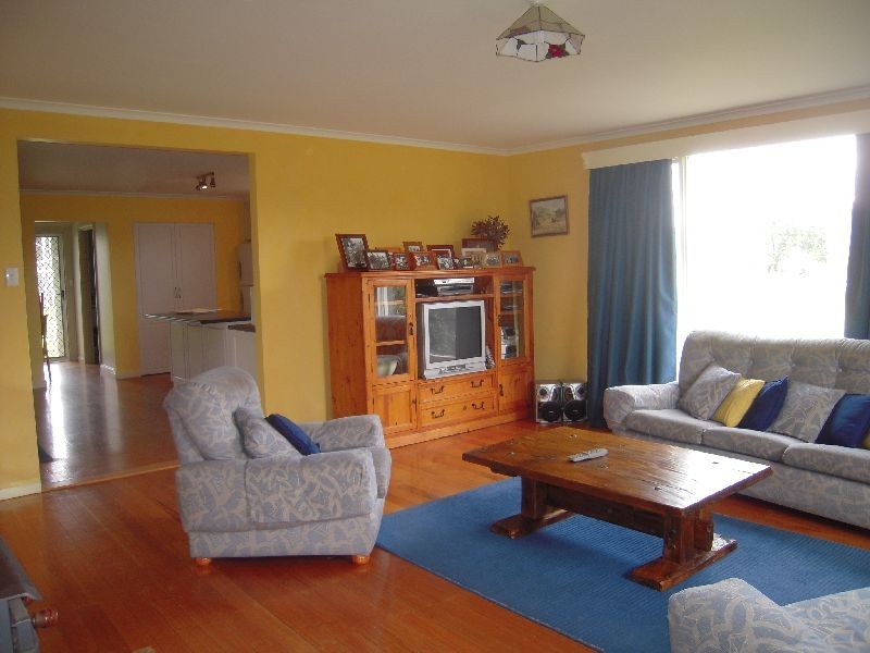 24 Churchill Street, Avoca TAS 7213