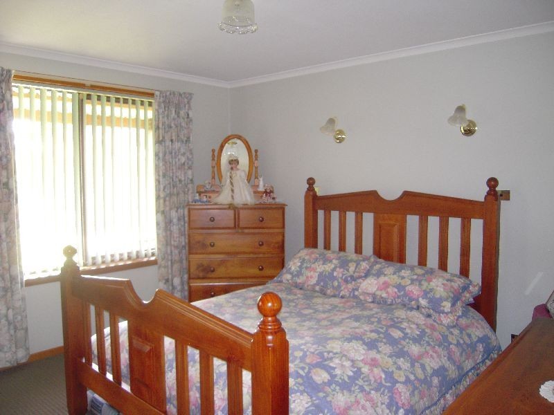 11 Banksia Grove, Perth TAS 7300