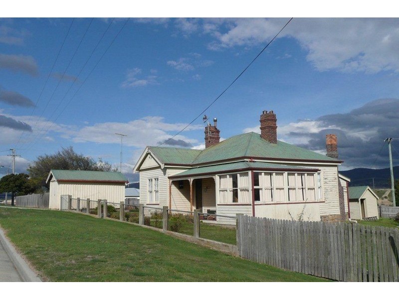 18 Blenheim Street, Avoca TAS 7213