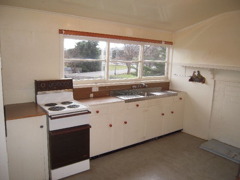 18 Blenheim Street, Avoca TAS 7213