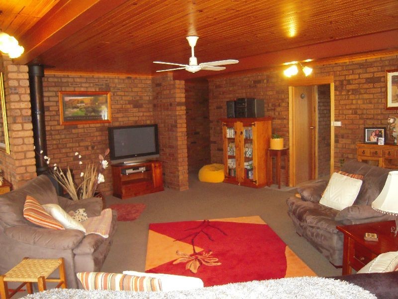 28 Archer Street, Cressy TAS 7302