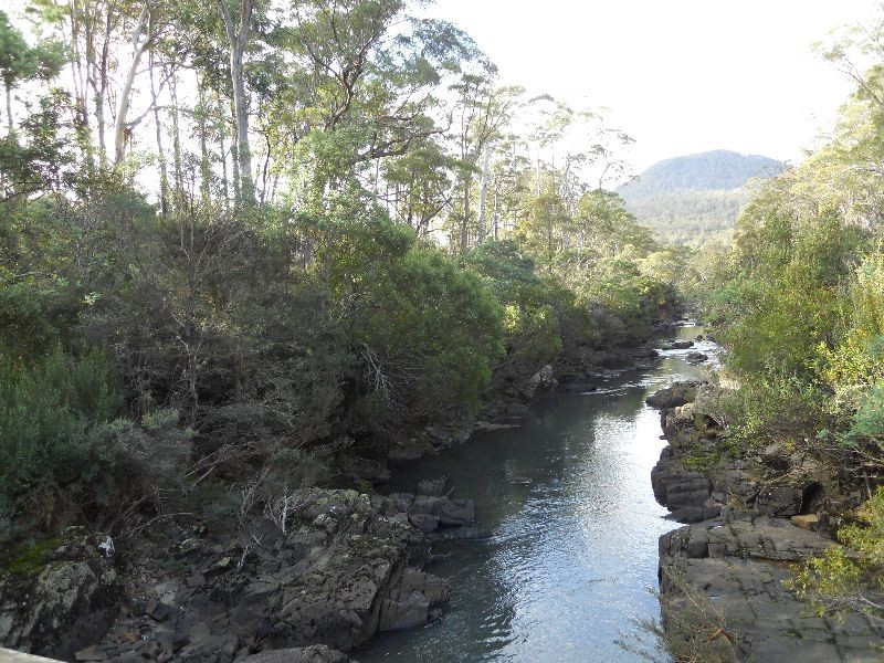 “Little Den” Lake River Road, Cressy TAS 7302