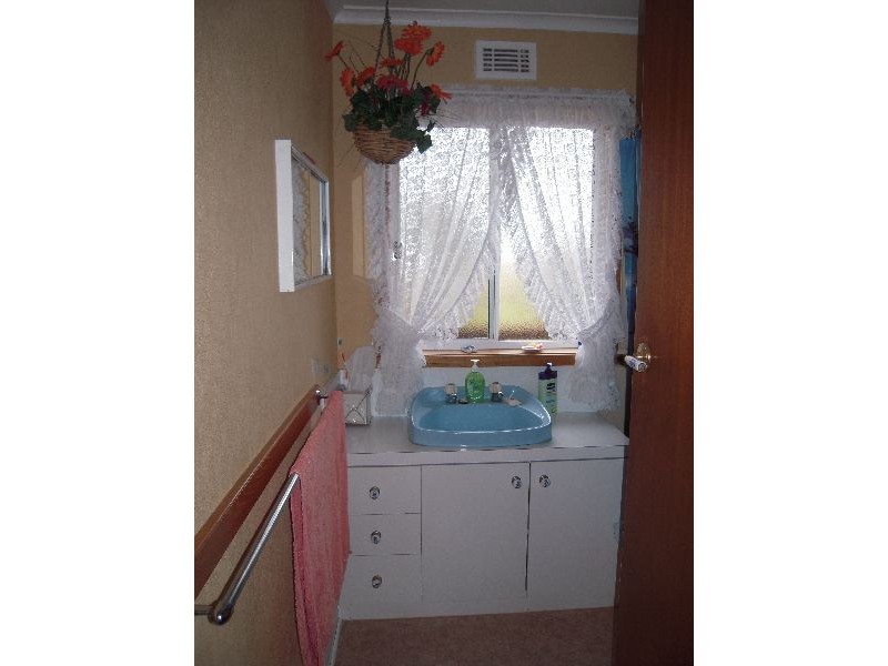 5 Macquarie Street, Cressy TAS 7302