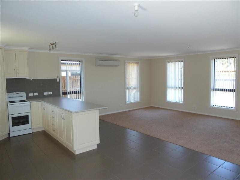 Unit 2/15 Simmons Street, Carrick TAS 7291
