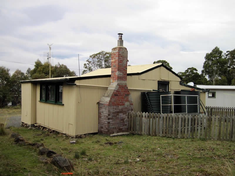 33 Dolerite Crescent, Arthurs Lake TAS 7030