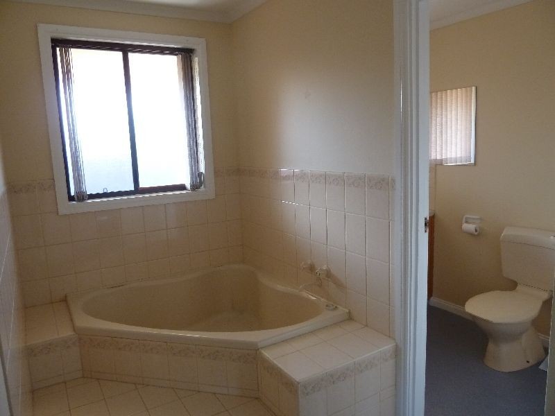 10 Falmouth Street, Avoca TAS 7213