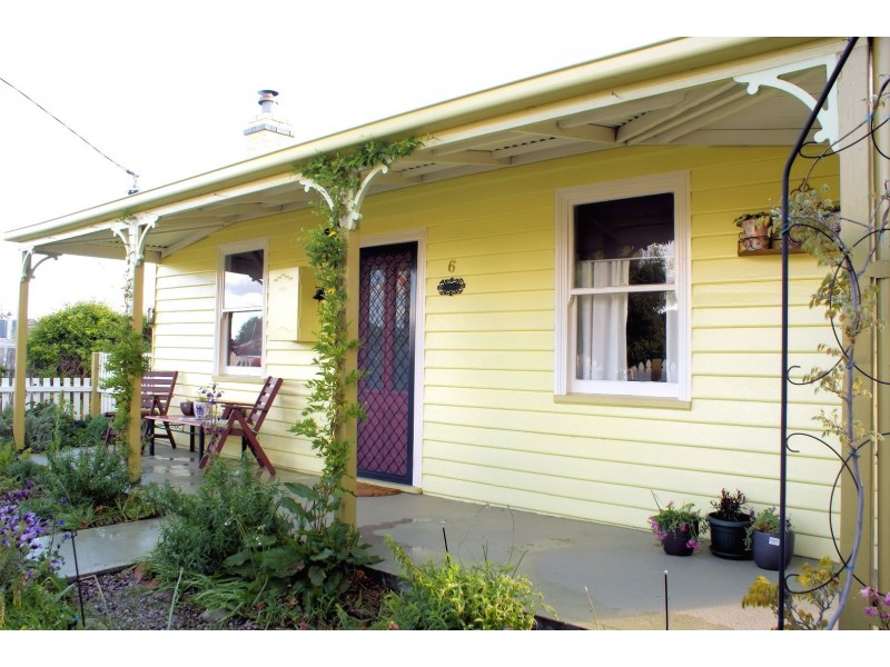 6 Gray Street, Avoca TAS 7213