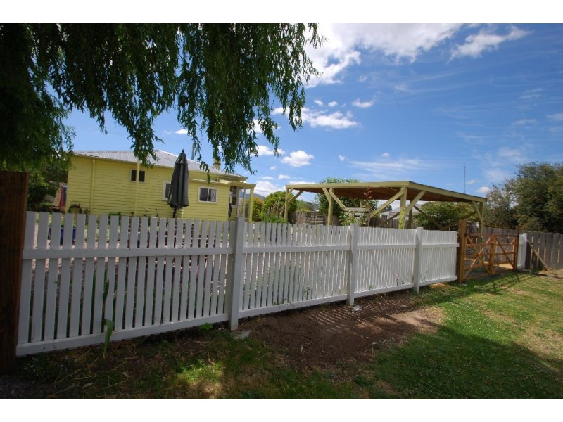 6 Gray Street, Avoca TAS 7213