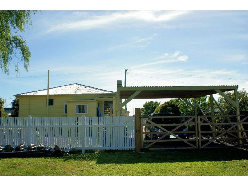 6 Gray Street, Avoca TAS 7213