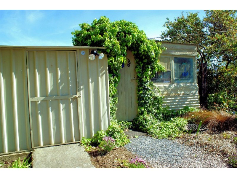 6 Gray Street, Avoca TAS 7213