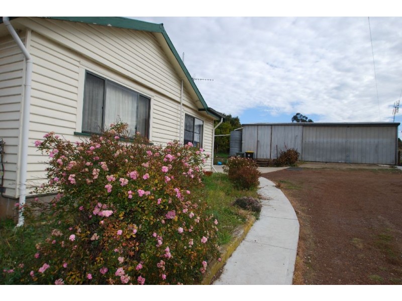 34 Bond Street, Ross TAS 7209