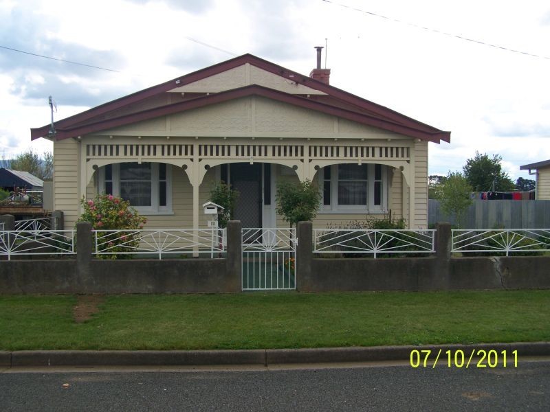 16 Charles Street, Cressy TAS 7302