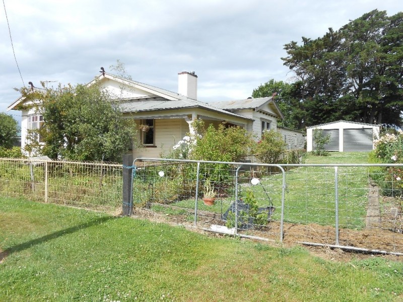 19 Charles Street, Cressy TAS 7302