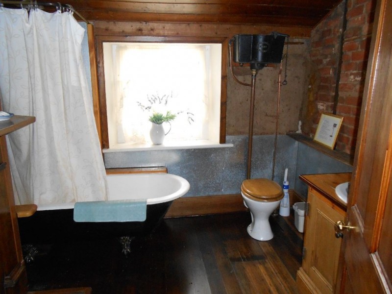 32 Bond Street, Ross TAS 7209