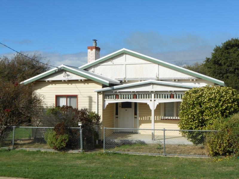 9 Charles Street, Cressy TAS 7302